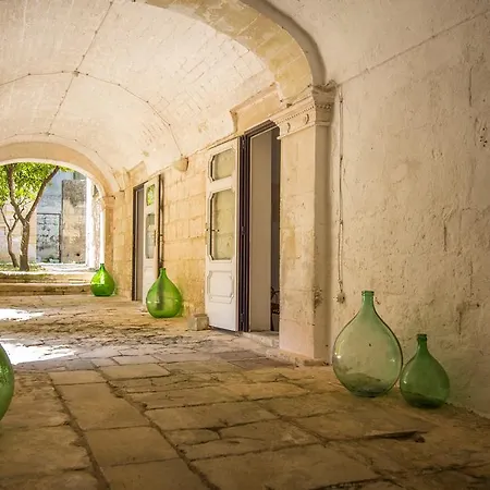 Castello Di Bed & Breakfast Casamassella