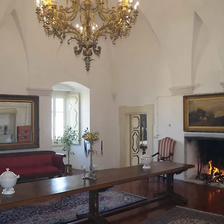 Castello Di Bed & Breakfast Casamassella